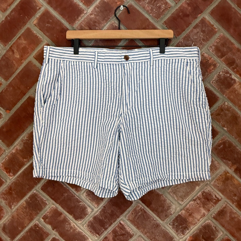 Gap Essential Khaki Shorts Mens 38 Blue White Striped Seersucker 7 Inch Inseam